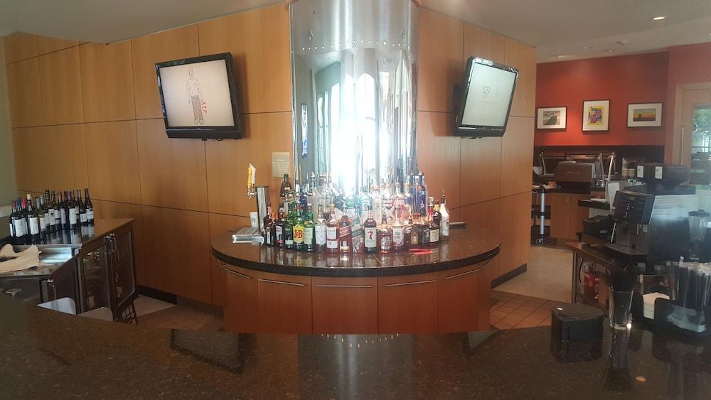 Hilton Garden Dallas Hotel